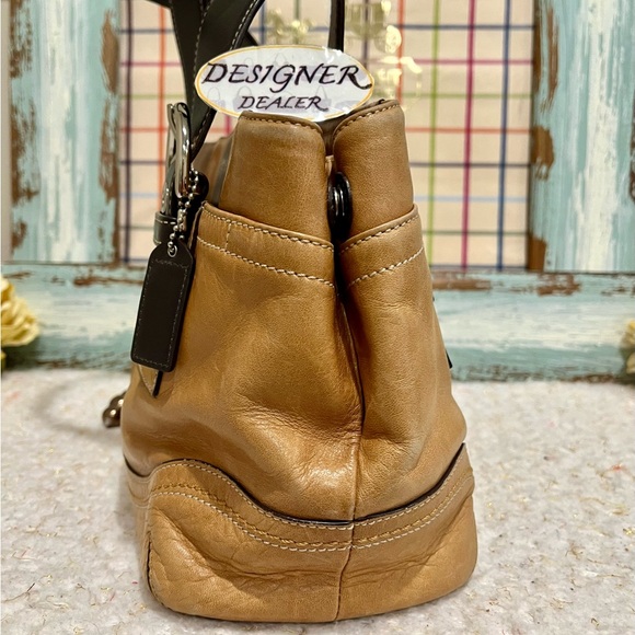 Authentic Coach Soho Tan & Brown Leather Shoulder Bag Tote 10911 VGC! - Picture 10 of 12